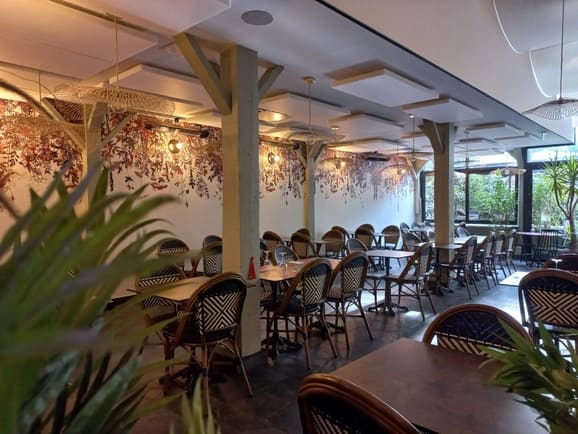 Panneaux acoustiques Echo Performance – restaurant Les Jardins de Voltaire — panneaux acoustiques restaurant