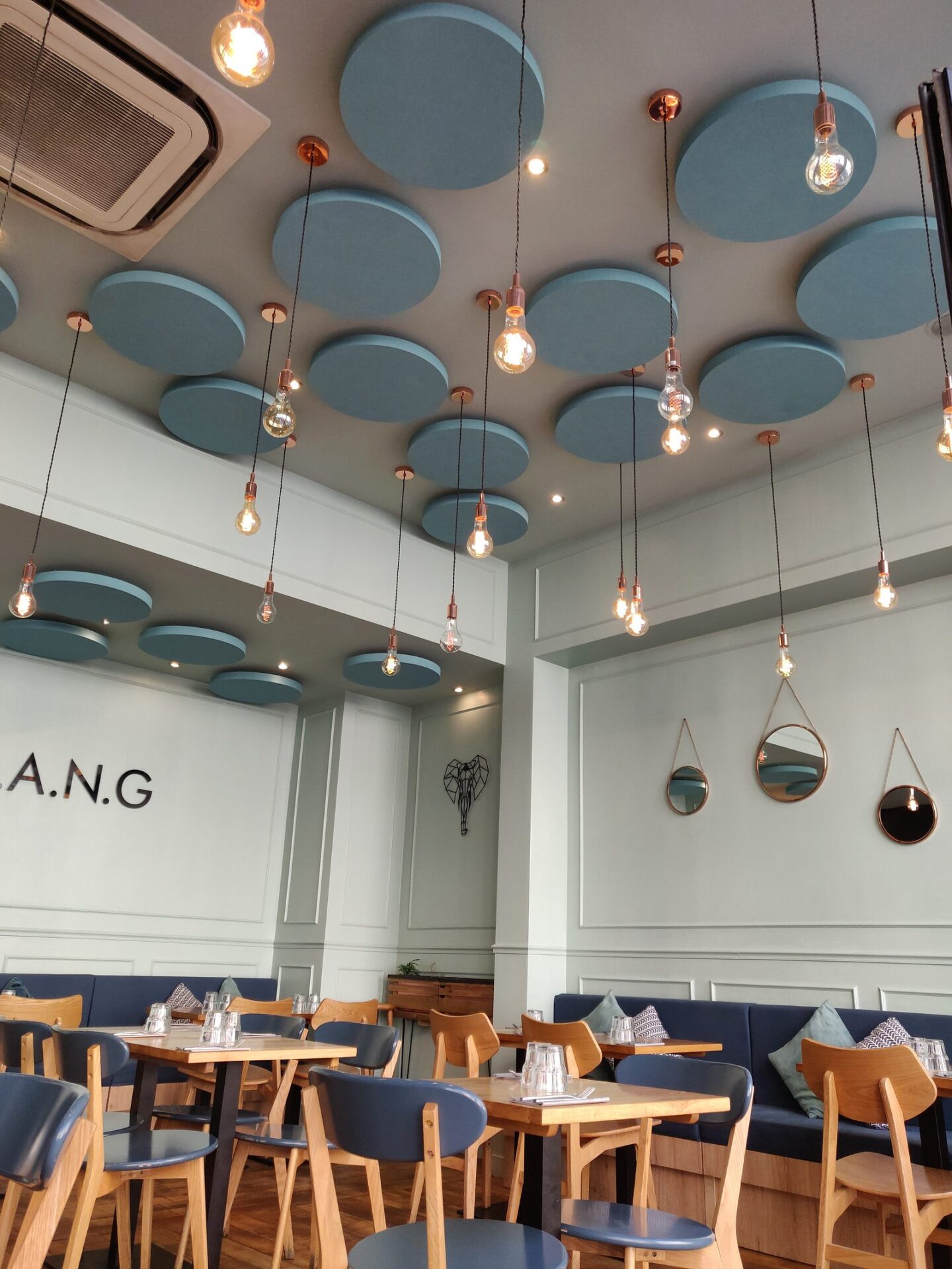 Panneaux acoustiques Absorber 100 collés – restaurant Chang