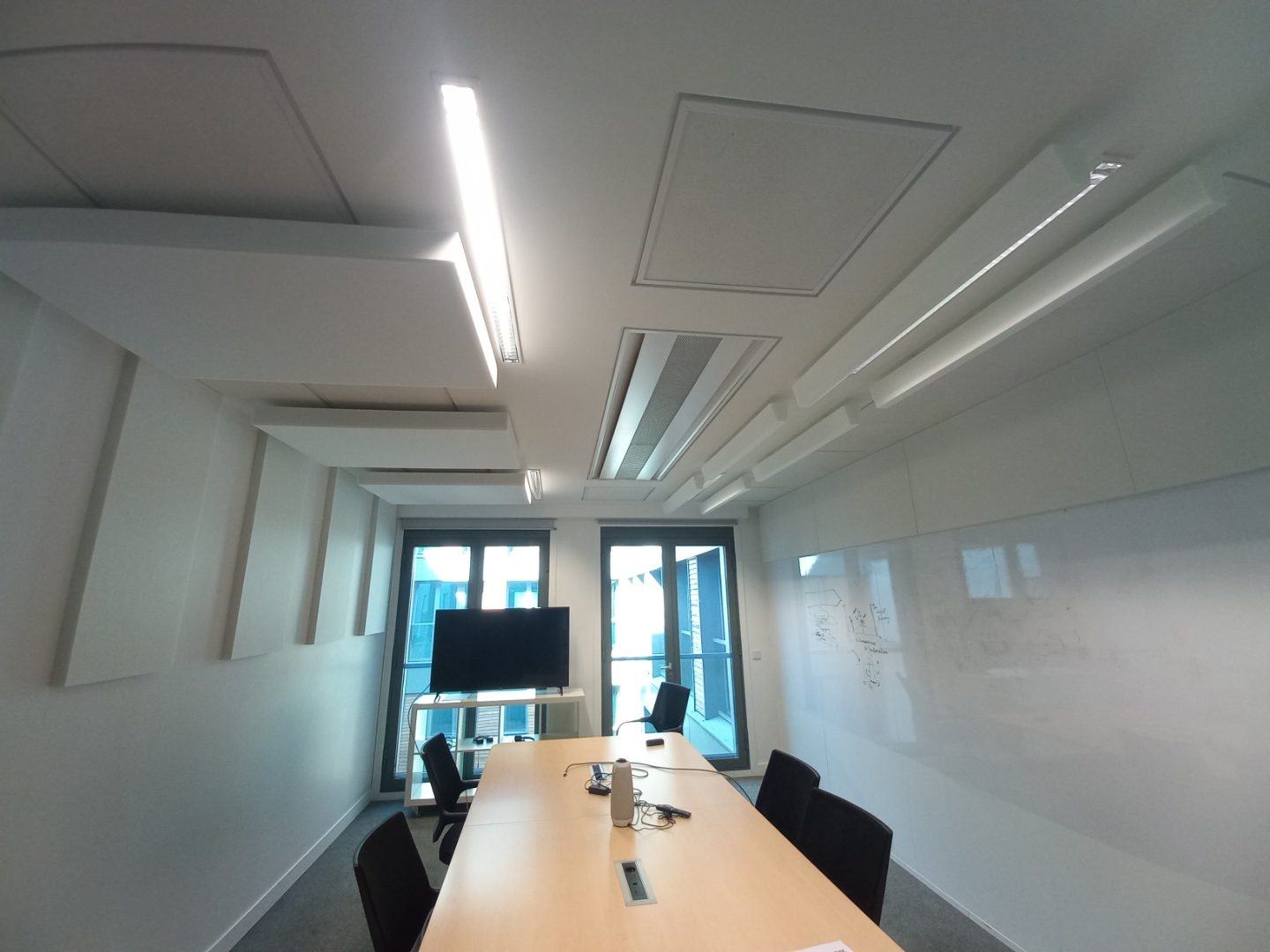 Panneaux acoustiques Absorber 100 suspendus – bureaux Exalt