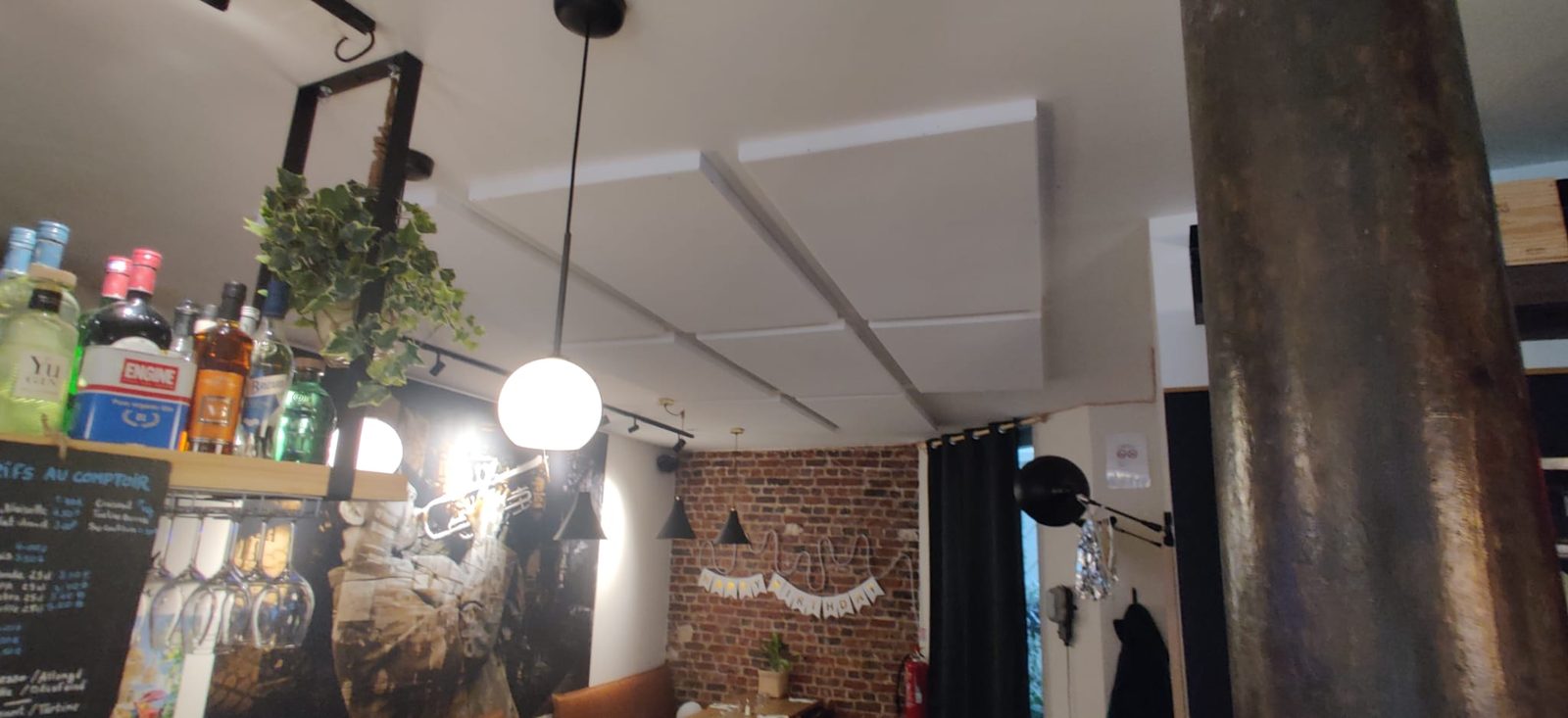 Panneaux acoustiques Soft Comfort suspendus – restaurant Wildbee