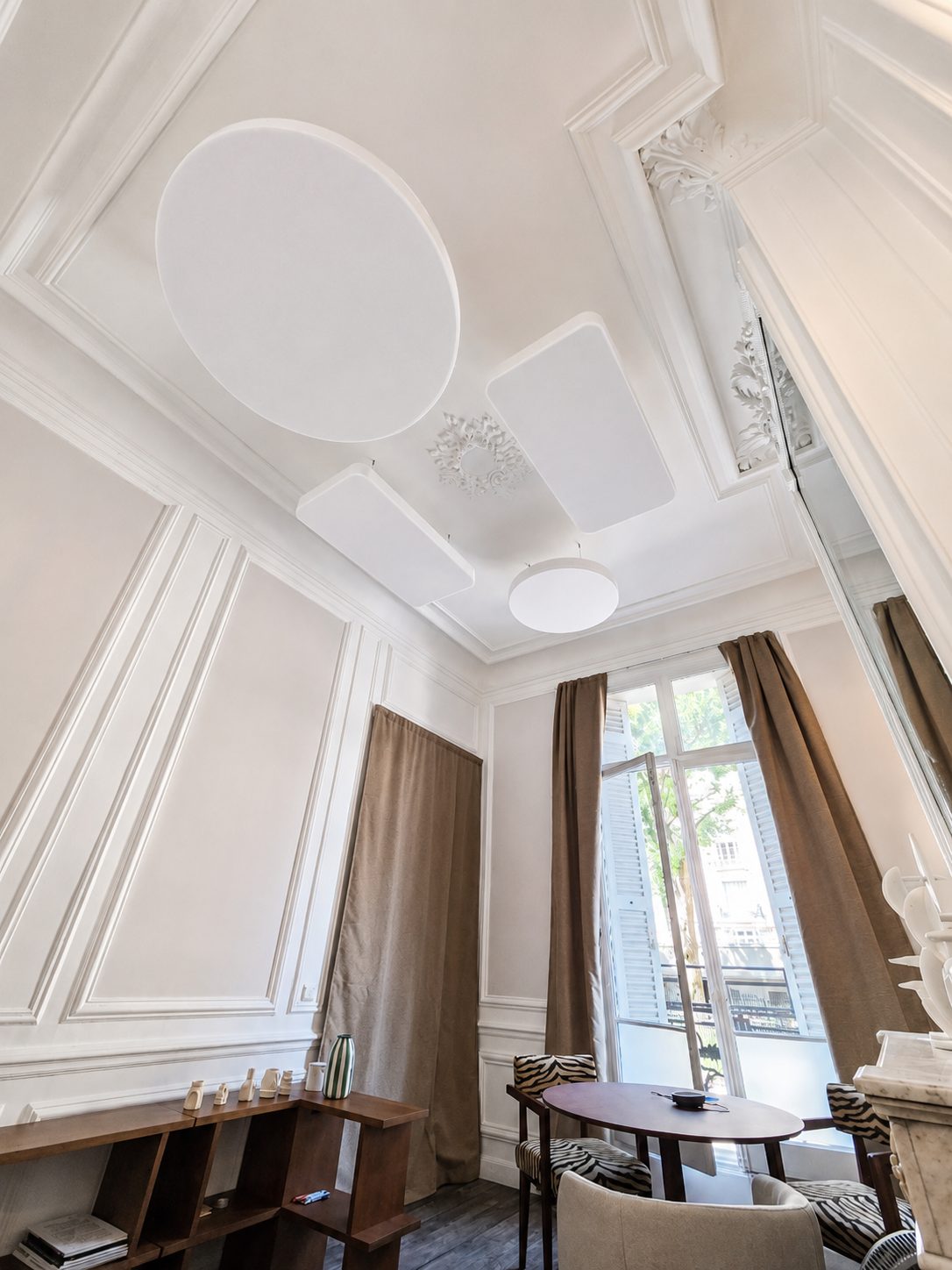 Panneaux acoustiques Echo Performance suspendus – bureaux Pléiades